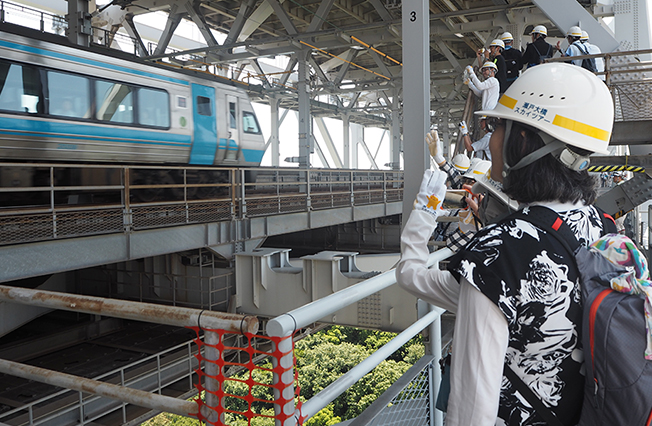 瀬戸大橋塔頂体験「瀬戸大橋スカイツアー」のイメージ